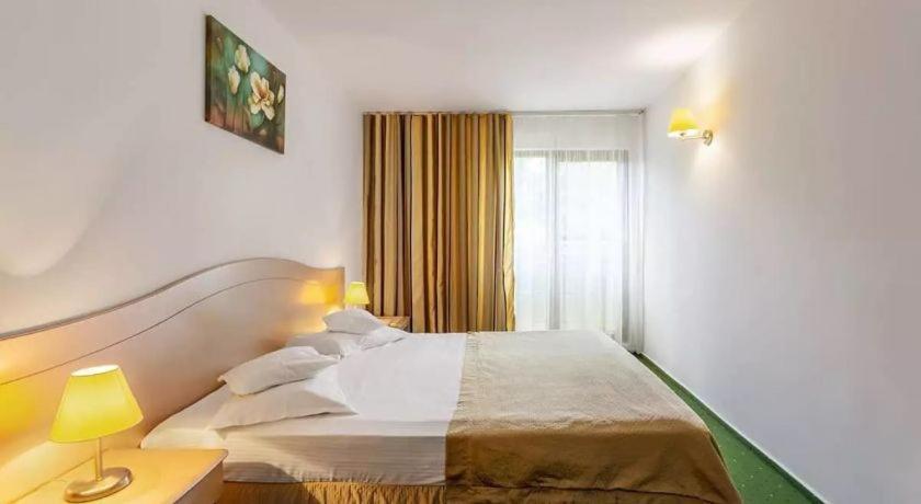 Complex Bran Brad Bega Hotel Eforie Nord Exterior foto